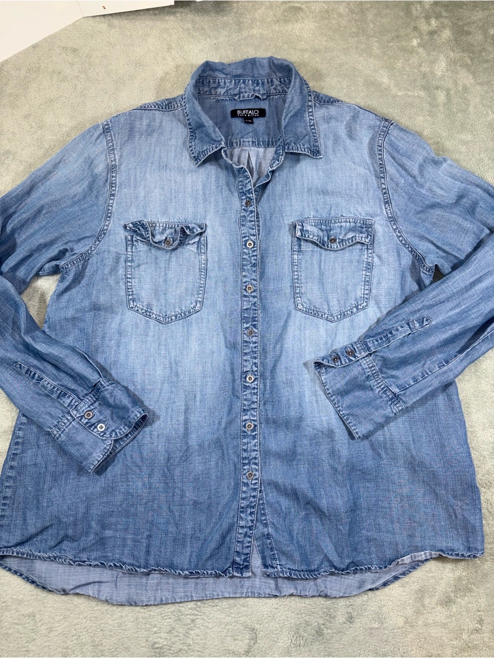 Buffalo David Bitton Light Wash Denim Button Down Shirt XL